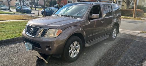 2008 Nissan Pathfinder SE