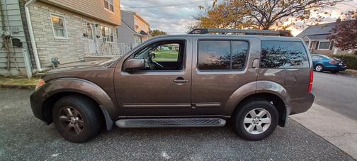 2008 Nissan Pathfinder SE