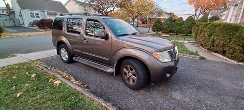 2008 Nissan Pathfinder SE