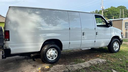 White 2014 Ford E350 Super Duty Cargo