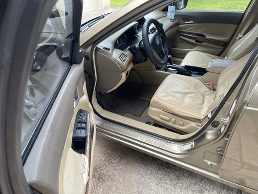Beige 2009 Honda Accord EX-L