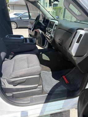 White 2018 GMC Sierra 1500 SLE