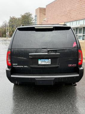 Black 2012 GMC Yukon XL Denali