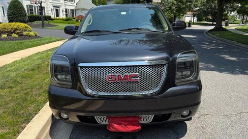 Black 2012 GMC Yukon XL Denali