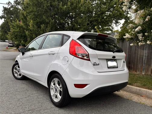White 2014 Ford Fiesta SE
