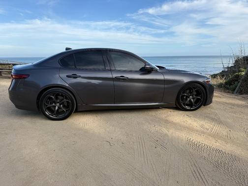 Gray 2018 Alfa Romeo Giulia Ti Sport
