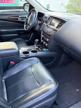 Black 2016 Nissan Pathfinder Platinum