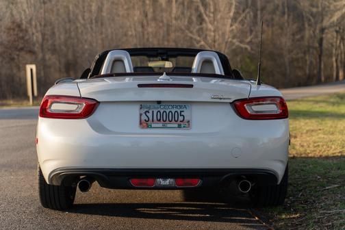 White 2018 FIAT 124 Spider Lusso
