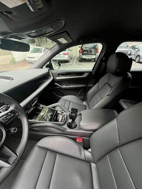 2024 Porsche Cayenne AWD