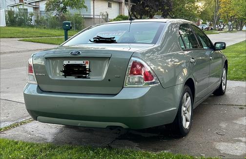 Green 2008 Ford Fusion SE
