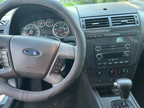 Green 2008 Ford Fusion SE