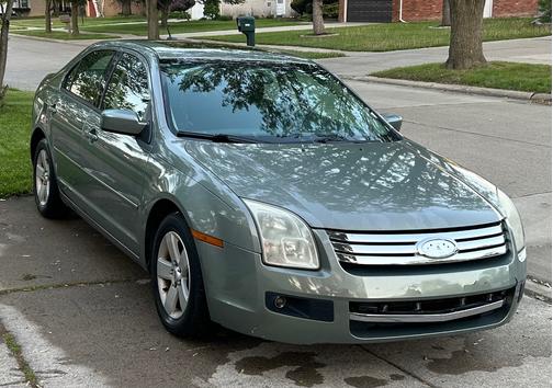 Green 2008 Ford Fusion SE