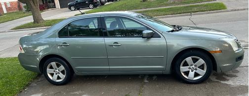 Green 2008 Ford Fusion SE