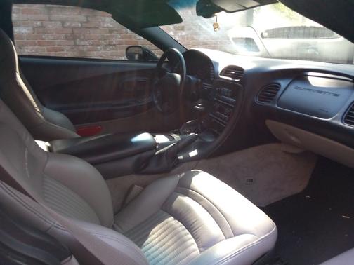 2004 Chevrolet Corvette Base