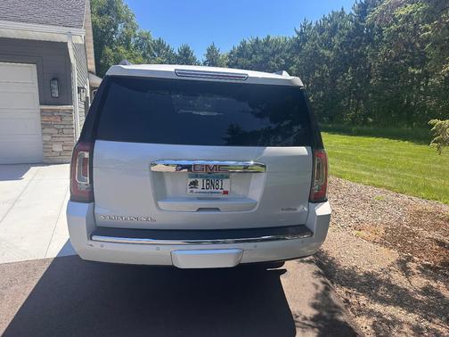 White 2016 GMC Yukon XL Denali