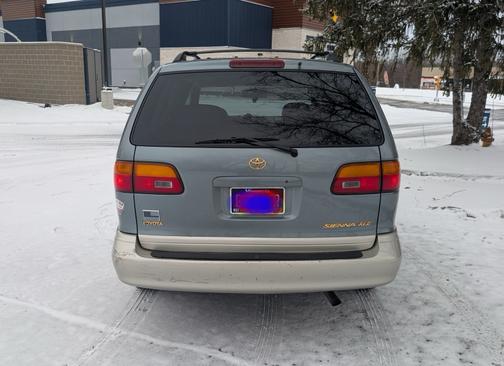 2000 Toyota Sienna XLE