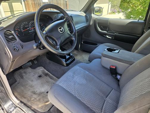 2003 Mazda B3000 DS Cab Plus