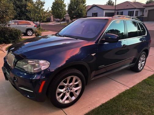 Blue 2013 BMW X5 xDrive35i Premium
