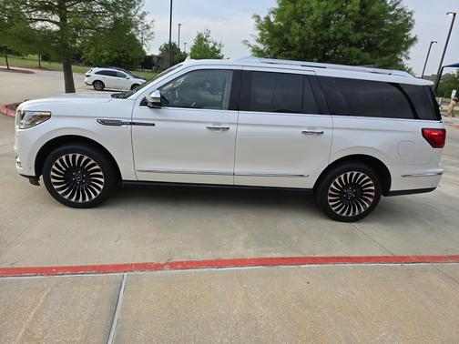 White 2018 Lincoln Navigator L Black Label