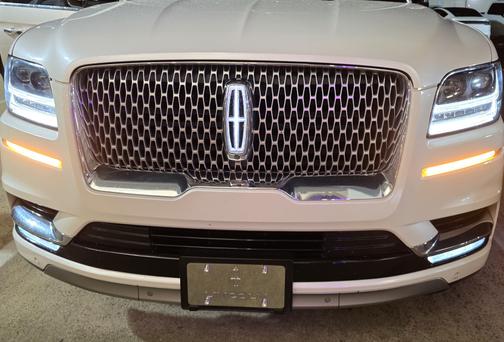 White 2018 Lincoln Navigator L Black Label