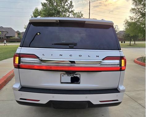 White 2018 Lincoln Navigator L Black Label