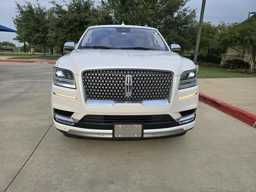 White 2018 Lincoln Navigator L Black Label