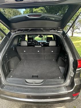 2020 Jeep Grand Cherokee Laredo