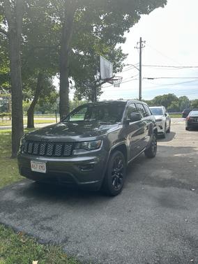 2020 Jeep Grand Cherokee Laredo