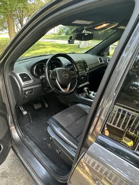 2020 Jeep Grand Cherokee Laredo
