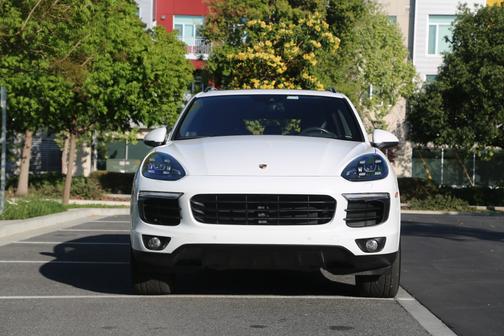 2017 Porsche Cayenne E-Hybrid S Platinum Edition