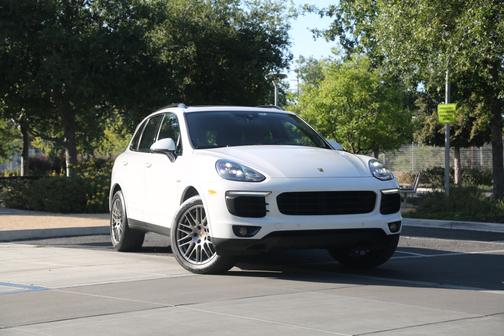 2017 Porsche Cayenne E-Hybrid S Platinum Edition