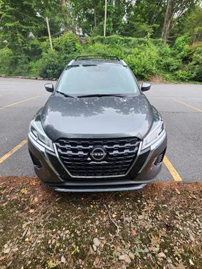Gray 2024 Nissan Kicks SV