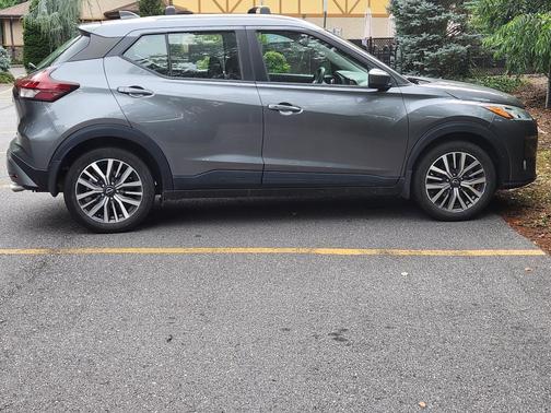 Gray 2024 Nissan Kicks SV