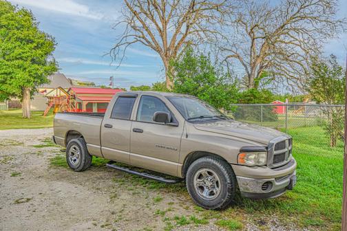 Beige 2004 Dodge Ram 1500 SLT Quad Cab