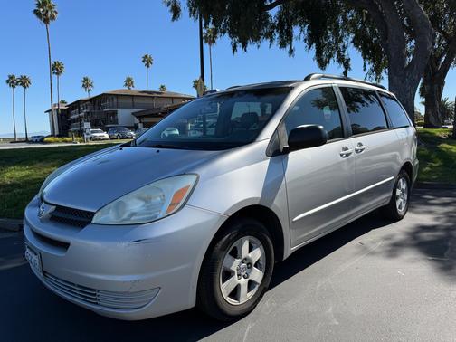 2004 Toyota Sienna LE