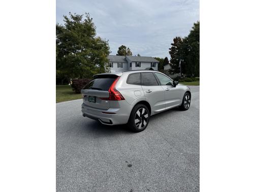 2023 Volvo XC60 Recharge Plug-In Hybrid T8 Ultimate Dark Theme