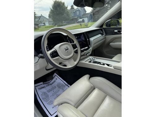 2023 Volvo XC60 Recharge Plug-In Hybrid T8 Ultimate Dark Theme