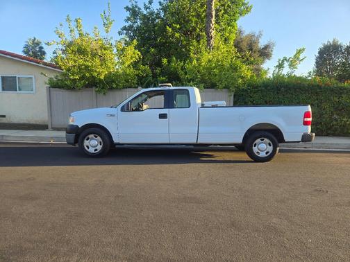 White 2006 Ford F-150 XL