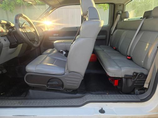 White 2006 Ford F-150 XL