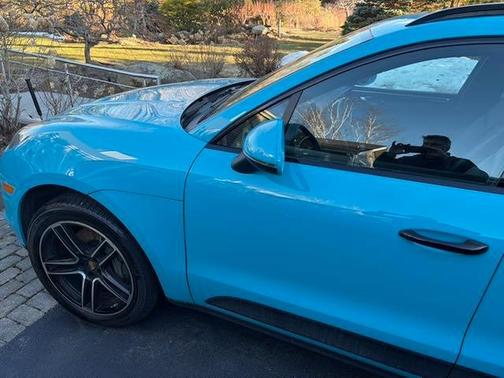 Blue 2020 Porsche Macan Macan S
