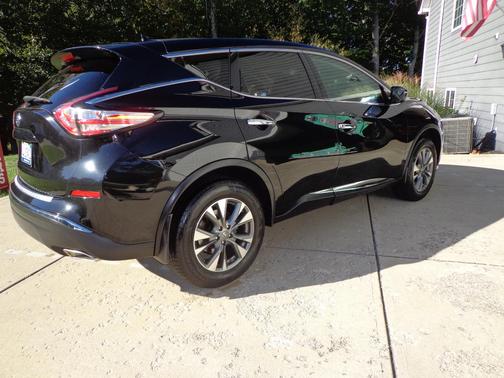 Black 2018 Nissan Murano S