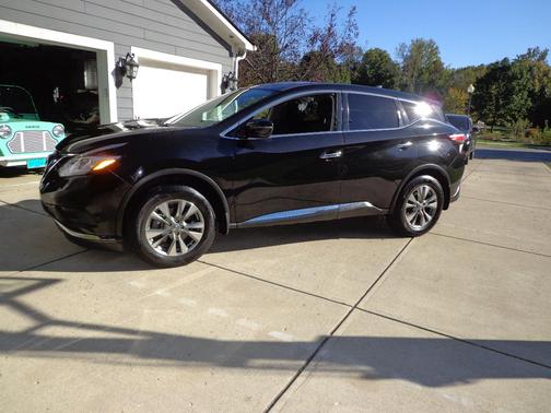 Black 2018 Nissan Murano S