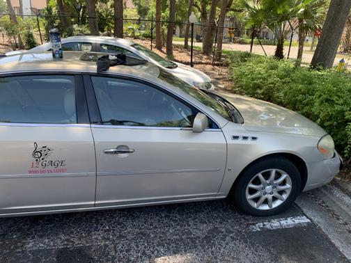 Gold 2008 Buick Lucerne CXL