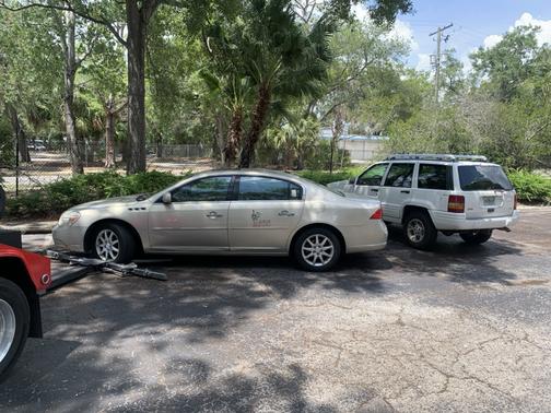 Gold 2008 Buick Lucerne CXL