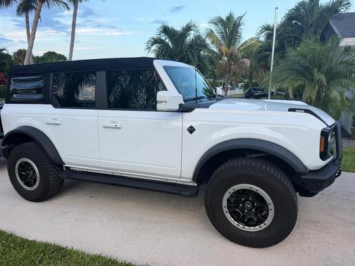 White 2024 Ford Bronco Outer Banks