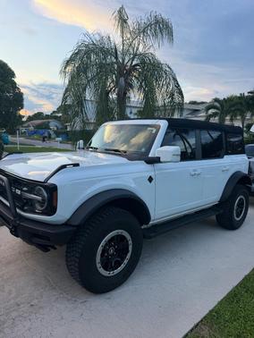 White 2024 Ford Bronco Outer Banks