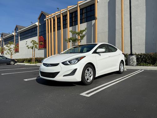 2014 Hyundai ELANTRA SE