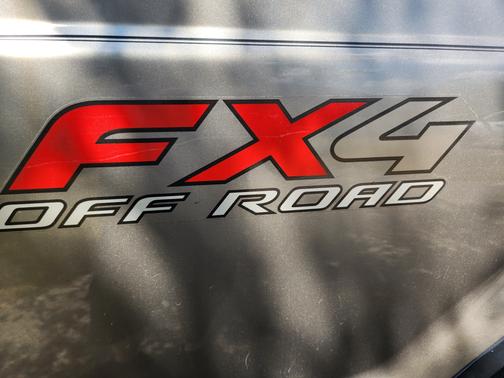 2005 Ford F-250 Lariat Crew Cab Super Duty