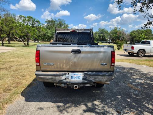 2005 Ford F-250 Lariat Crew Cab Super Duty