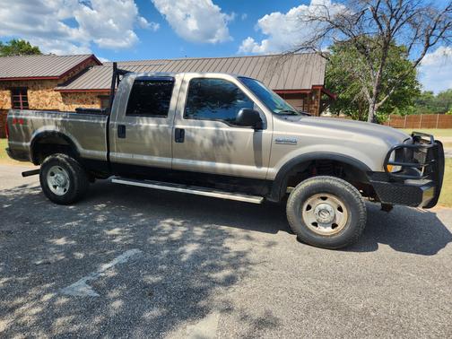 2005 Ford F-250 Lariat Crew Cab Super Duty